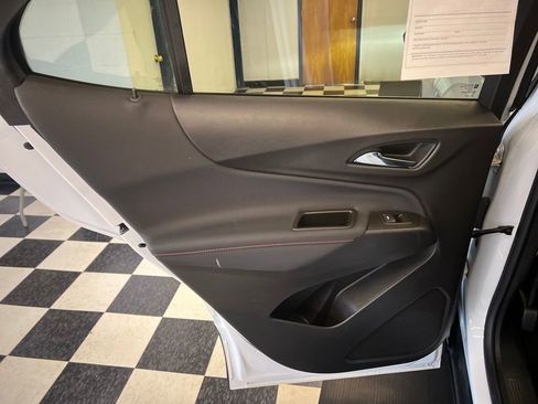 Used 2024 Chevrolet Equinox RS image 39