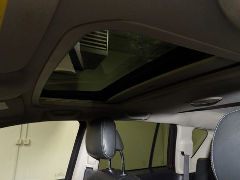 Used 2016 Jeep Compass High Altitude image 12