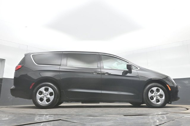 Used 2017 Chrysler Pacifica LX w/ Tire & Wheel Group FWD image 48