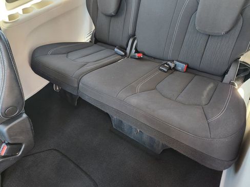 Used 2023 Chrysler Voyager LX image 18