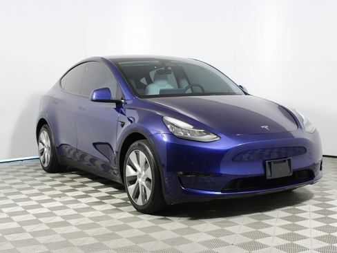 Used 2022 Tesla Model Y Long Range image 27