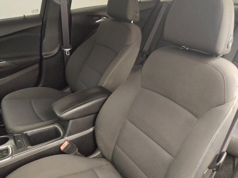 Used 2017 Chevrolet Cruze LT w/ Sun And Sound Package FWD image 17