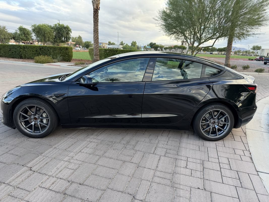 Used 2022 Tesla Model 3 RWD image 5
