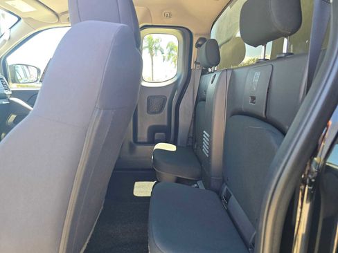 Used 2022 Nissan Frontier S w/ Technology Package RWD image 15