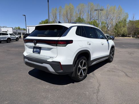 Certified 2025 Volkswagen Tiguan SE AWD/4WD image 6