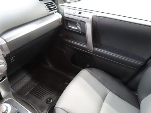 Used 2024 Toyota 4Runner SR5 Premium w/ Moonroof Package AWD/4WD image 22