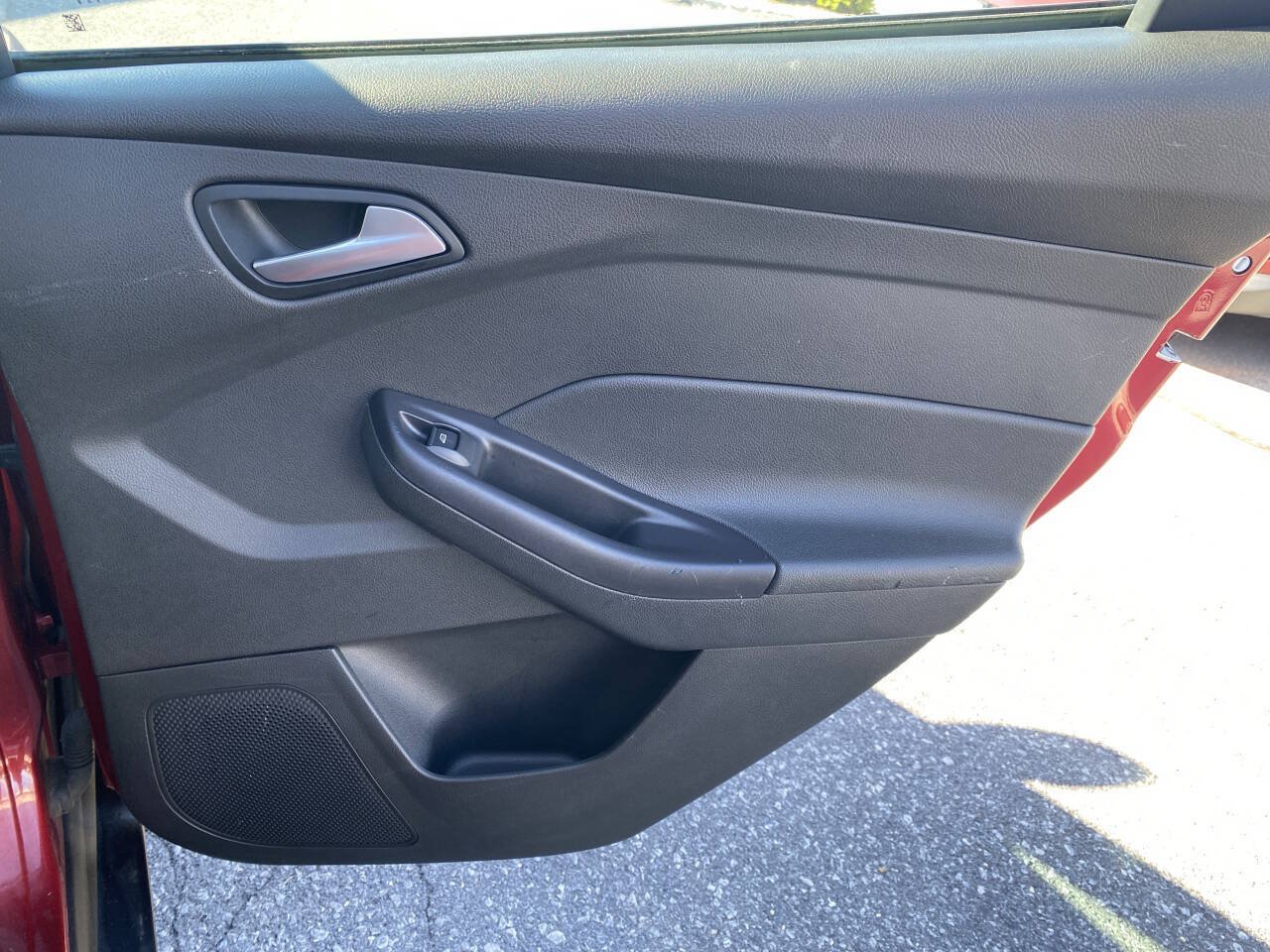 Used 2015 Ford Focus SE FWD image 21
