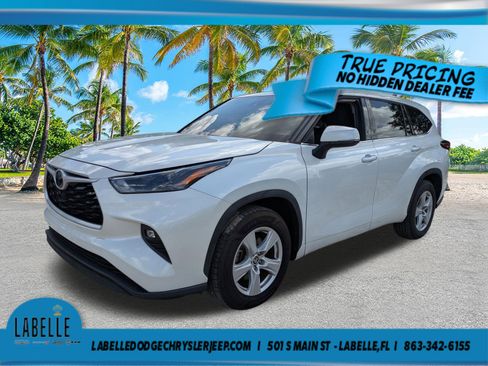 Used 2022 Toyota Highlander LE FWD image 8