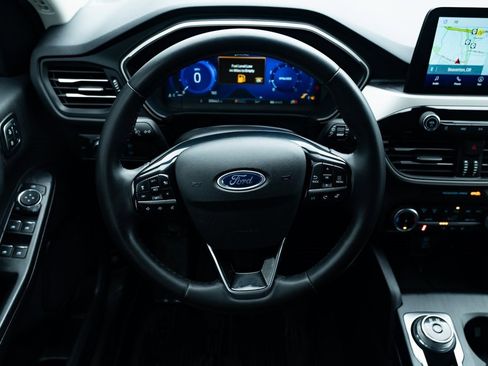 Used 2022 Ford Escape SEL w/ Technology Package image 11