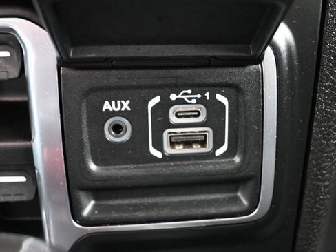 Used 2024 Jeep Wrangler Unlimited Rubicon AWD/4WD image 30