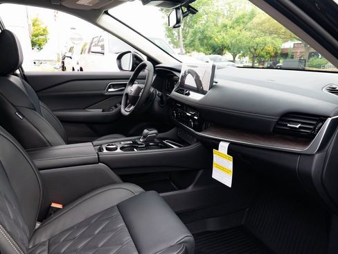 New 2026 Nissan Rogue Platinum w/ Platinum Premium Package image 27