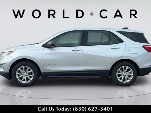 Used 2018 Chevrolet Equinox LS FWD image 4