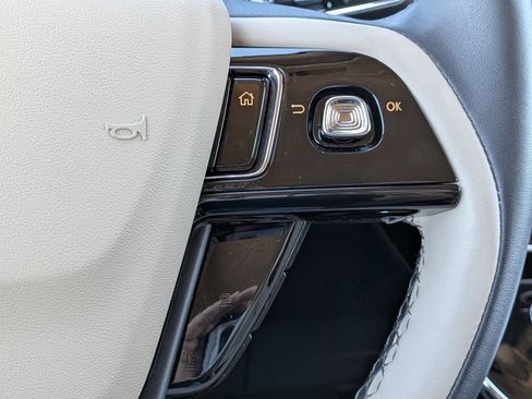 Used 2025 Lincoln Corsair FWD w/ Equipment Group 101A image 30