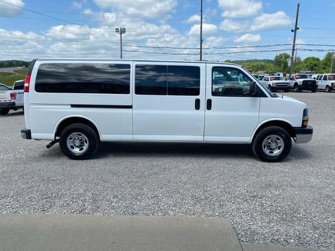 Used 2020 Chevrolet Express 3500 LT w/ LT Preferred Equipment Group RWD image 2