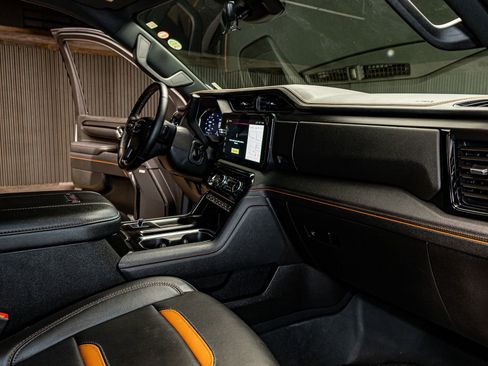 Used 2025 GMC Sierra 2500 AT4 w/ AT4 Premium Plus Package image 20