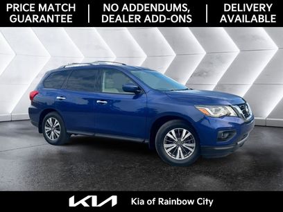 Used 2017 Nissan Pathfinder SV