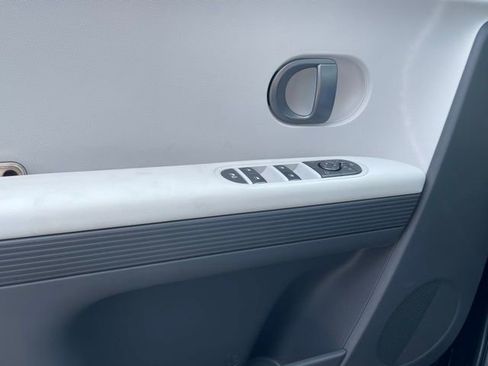 New 2025 Hyundai Ioniq 5 SEL image 18