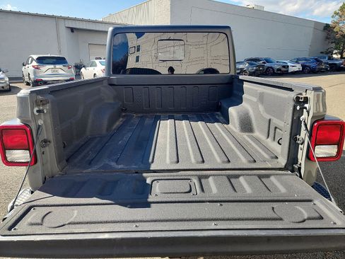 Used 2022 Jeep Gladiator Sport image 29