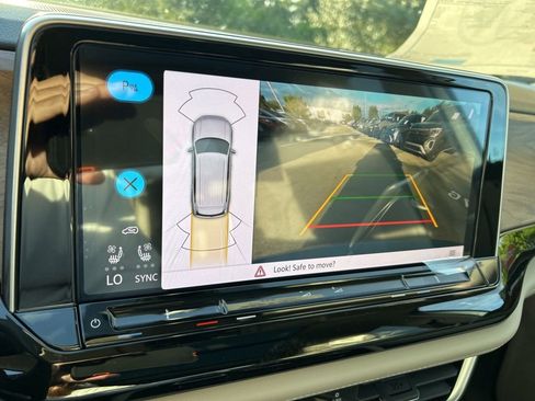 New 2026 Volkswagen Atlas SE image 30