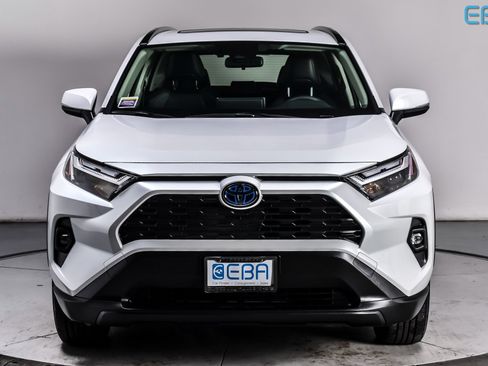 Used 2024 Toyota RAV4 XLE Premium image 8