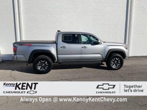 Used 2021 Toyota Tacoma TRD Off-Road w/ Technology Package image 3