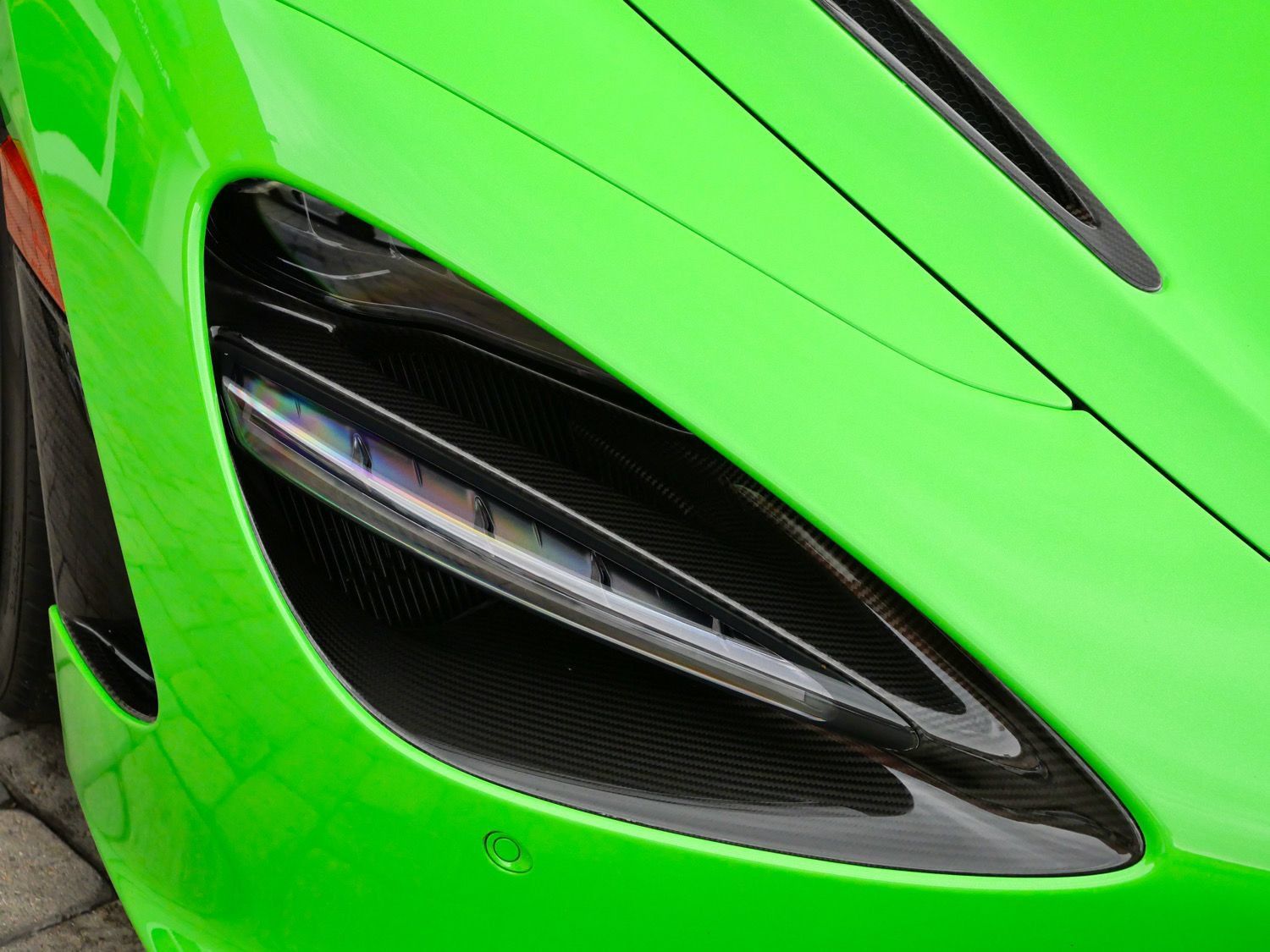 Used 2024 McLaren 750S Spider RWD image 6