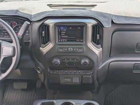 Used 2025 Chevrolet Silverado 1500 Custom image 17