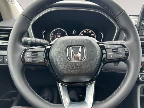 New 2025 Honda Pilot Touring image 12