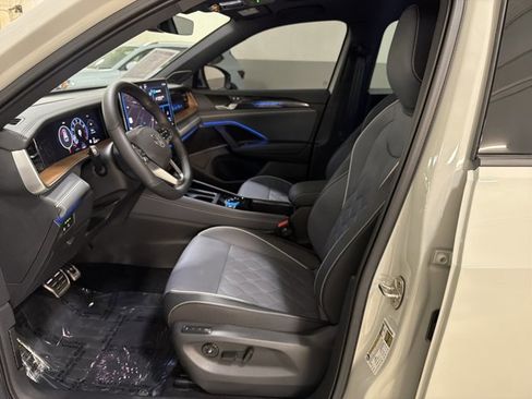 Certified 2026 Volkswagen Tiguan SEL R-Line image 16