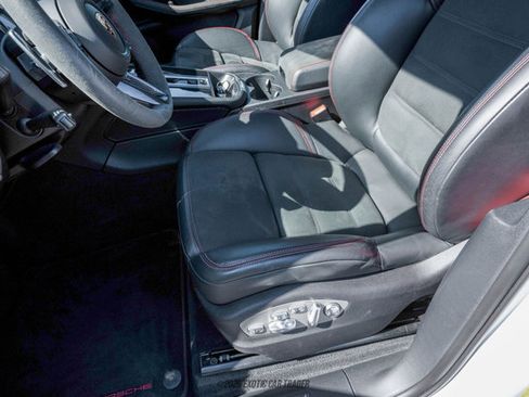 Used 2024 Porsche Macan GTS image 87