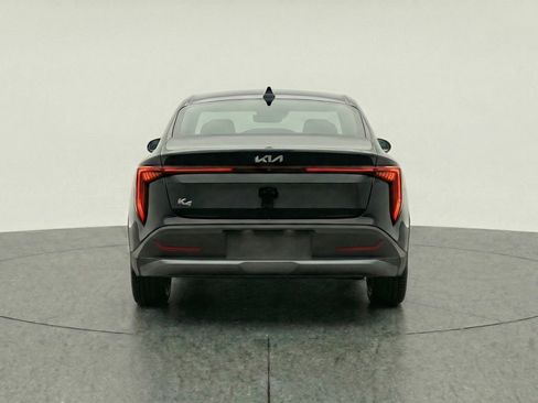 Used 2025 Kia K4 LXS image 7