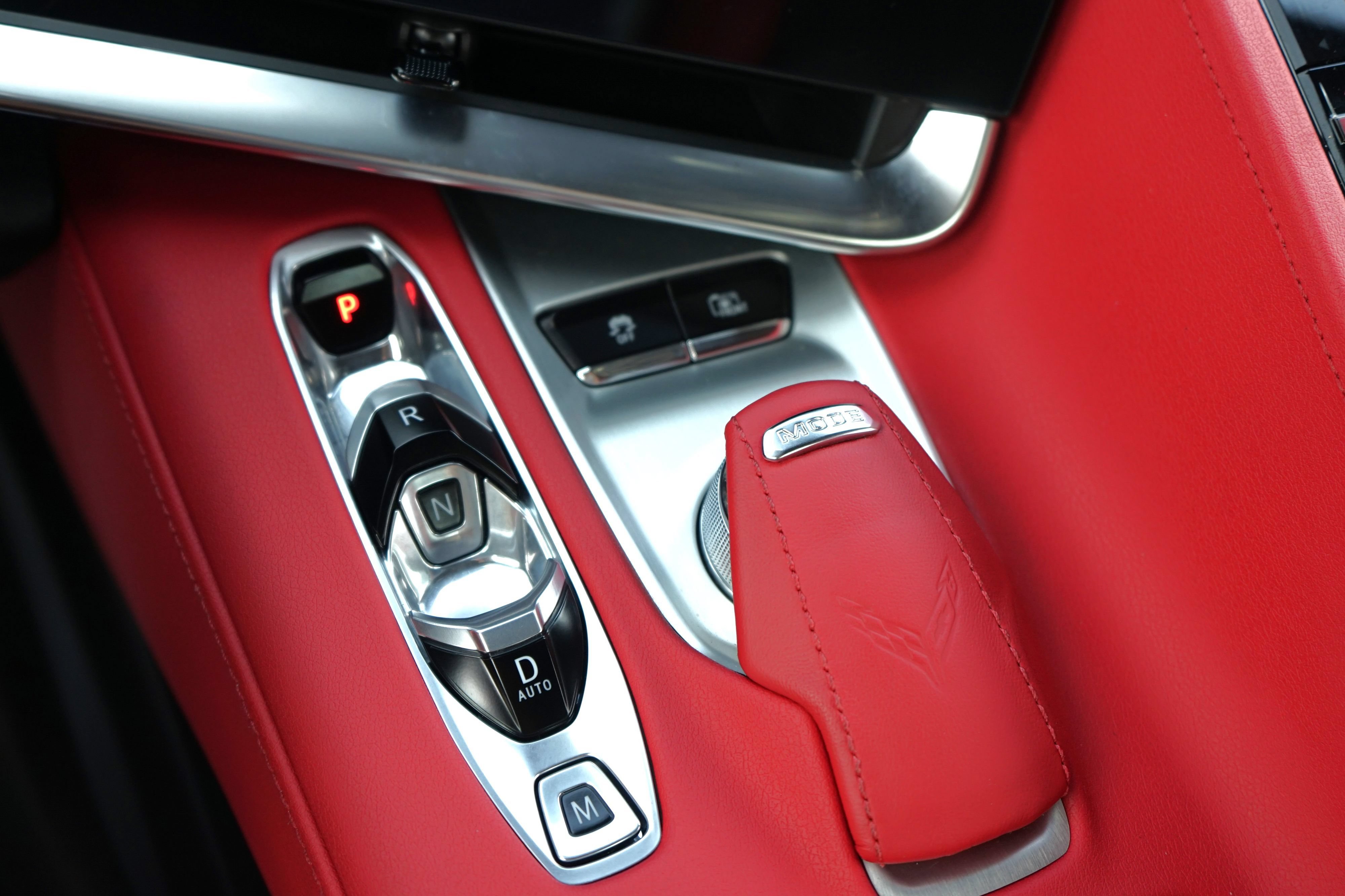 Used 2025 Chevrolet Corvette Stingray Preferred Cpe w/ Z51 Performance Package RWD image 31