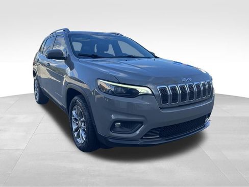 Used 2020 Jeep Cherokee Latitude Plus w/ Comfort/Convenience Group image 2