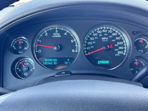 Used 2011 GMC Yukon Denali RWD image 51