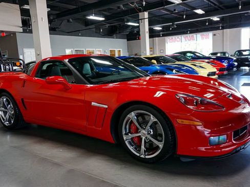 Used 2013 Chevrolet Corvette Grand Sport w/ 2LT Preferred Equipment Group RWD image 41