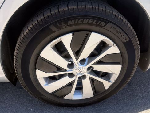 Used 2020 Nissan Altima 2.5 S AWD/4WD image 18