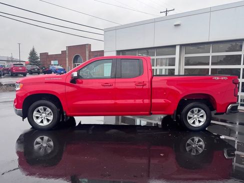 Used 2023 Chevrolet Silverado 1500 LT AWD/4WD image 2