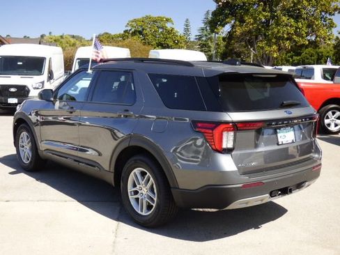 New 2026 Ford Explorer Active w/ Active Comfort Package RWD image 5