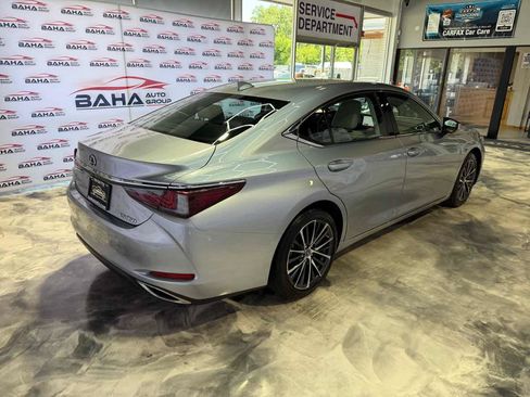 Used 2024 Lexus ES 350 w/ Premium Package FWD image 4