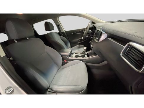 Used 2019 Kia Sorento FWD image 12