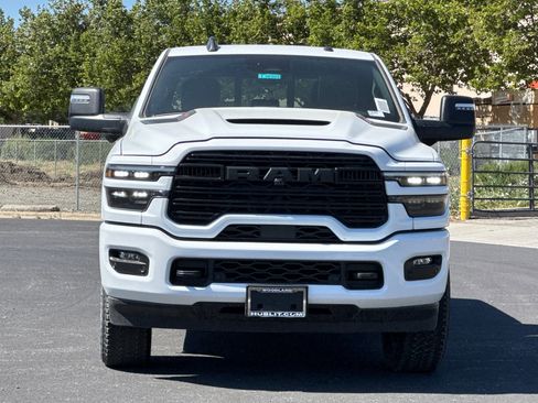 New 2026 RAM 2500 Laramie AWD/4WD image 8