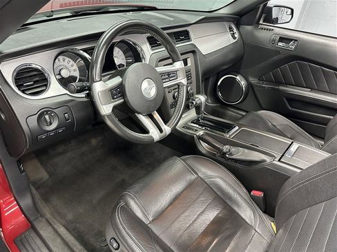 Used 2012 Ford Mustang Premium image 2