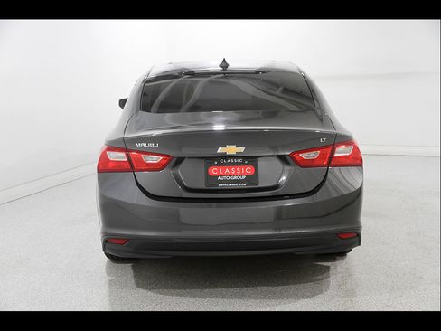 Used 2018 Chevrolet Malibu LT w/ Leather Package FWD image 19