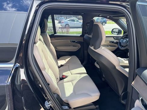 Used 2025 Volvo XC90 B6 Plus image 13