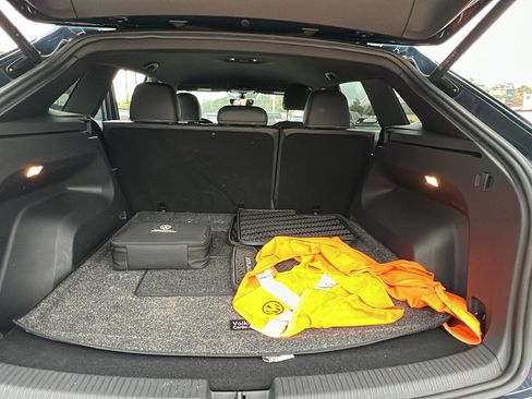 Used 2023 Volkswagen Atlas Cross Sport SE image 13