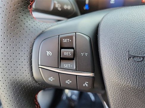 Used 2025 Ford Escape ST-Line w/ Equipment Group 301A image 5