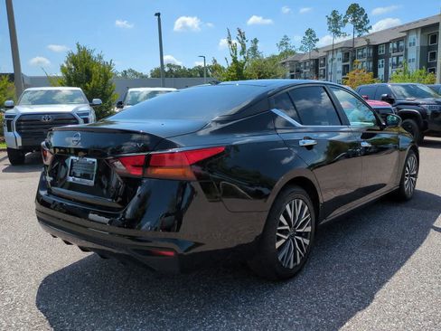 Used 2024 Nissan Altima 2.5 SV FWD image 6