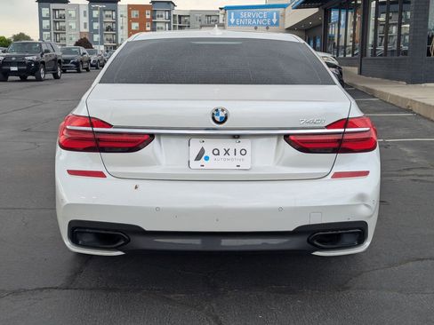 Used 2019 BMW 740i w/ M Sport Package RWD image 6