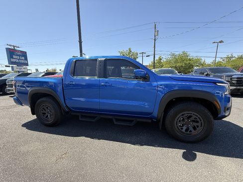 Used 2025 Nissan Frontier PRO-4X w/ Pro Premium Package AWD/4WD image 4