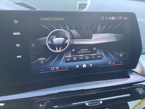 Certified 2025 BMW X1 xDrive28i w/ Premium Package image 27